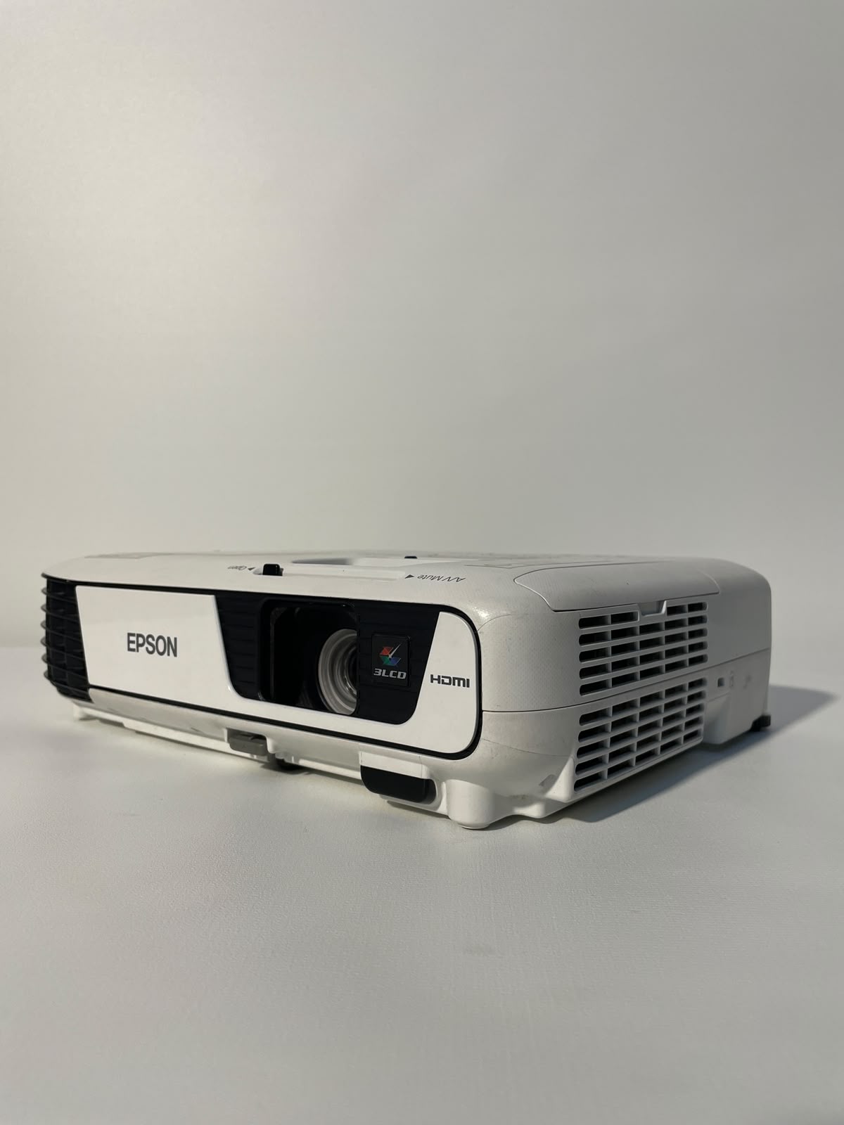 Data Projector  EPSON (3300 Lumens)