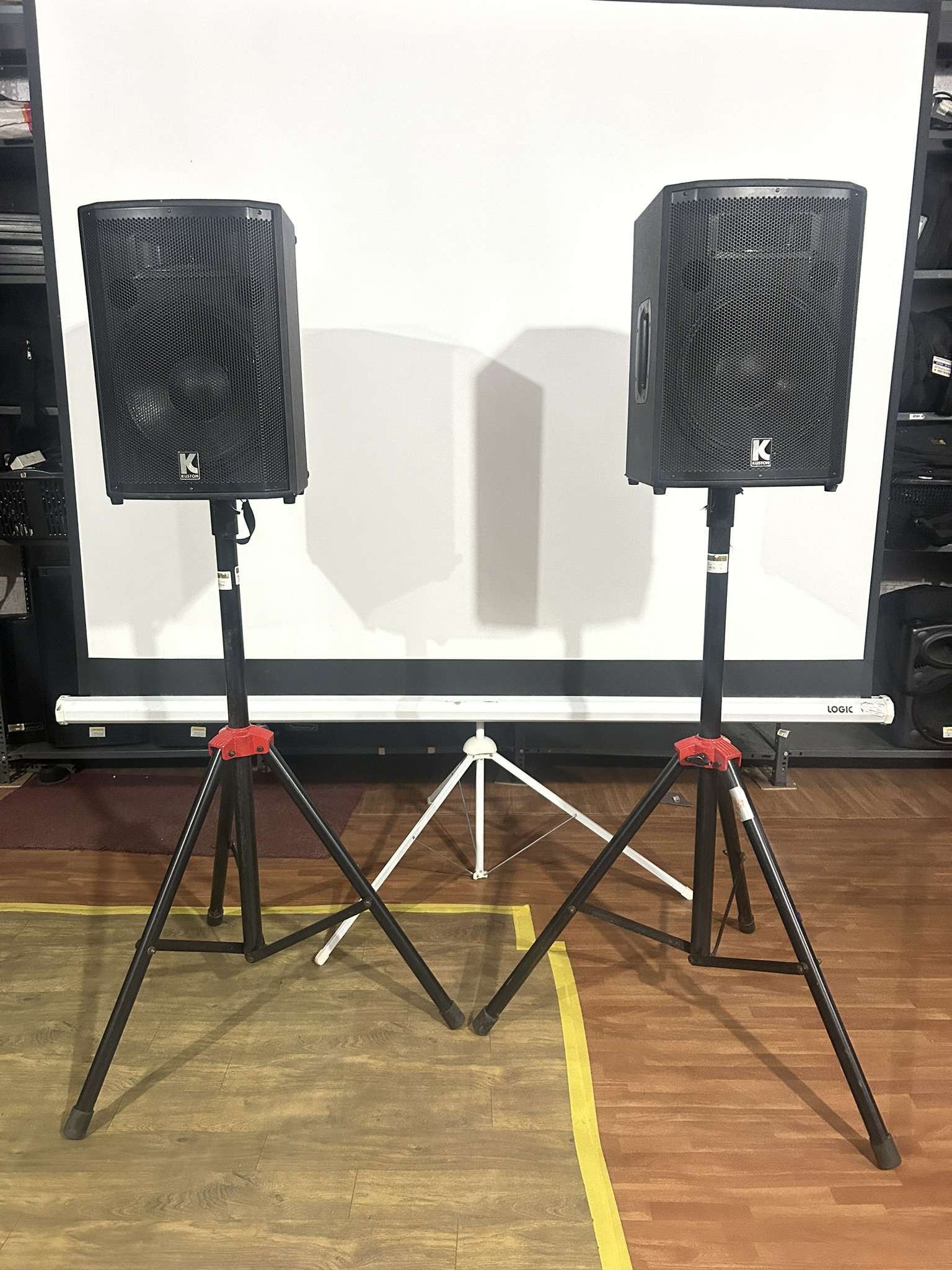 Kustom Line Array System (Pair) rental in Bangalore — Innovativeblr